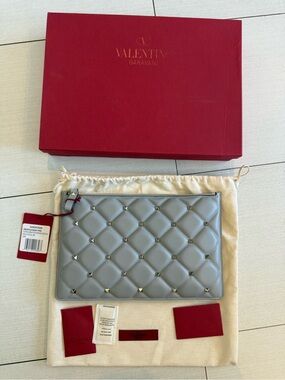 Brand New Women Valentino Quilted Rockstud Clutch in Light Gray with Gold Studs